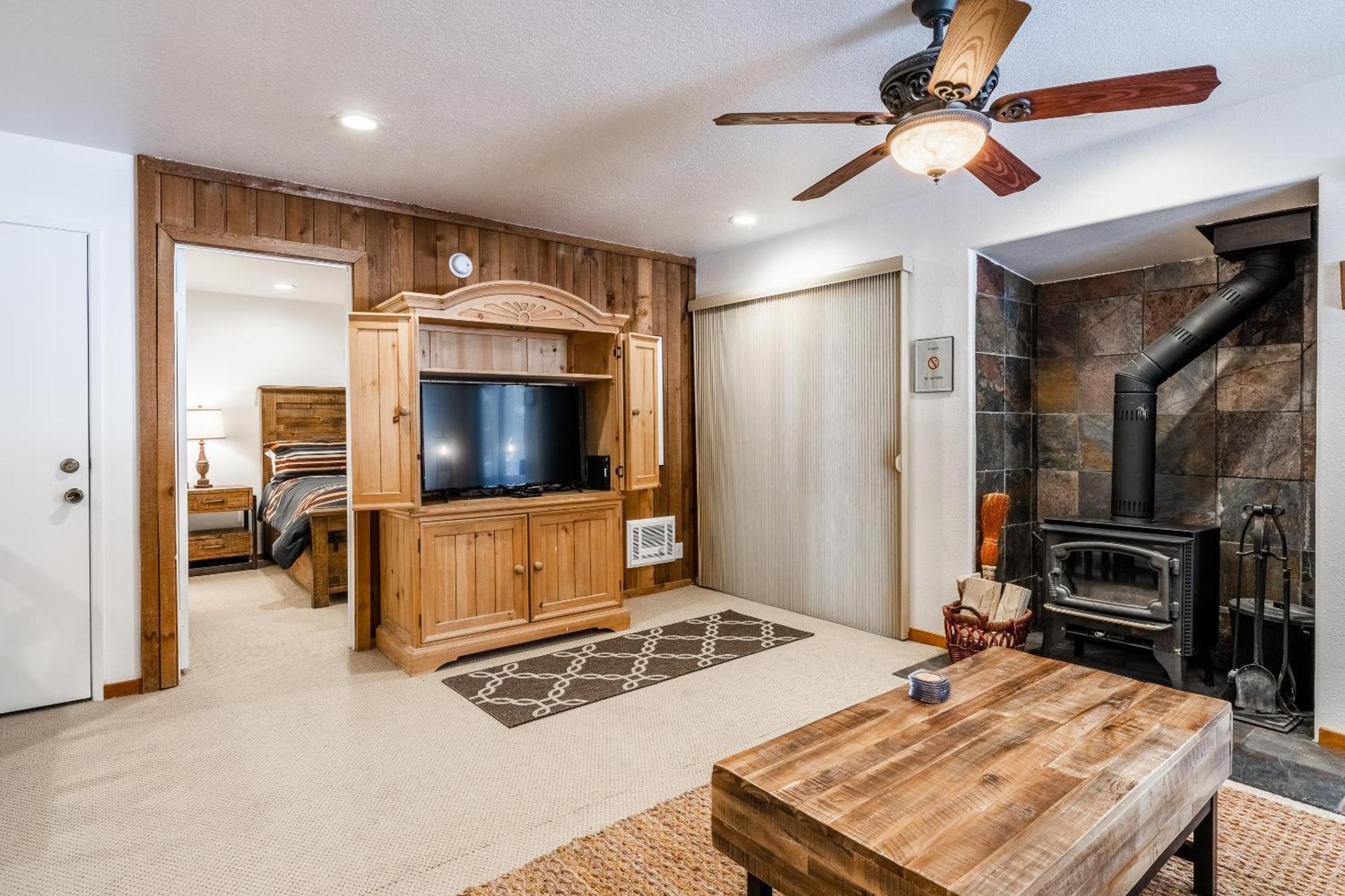 Hidden Valley Village #103 Nicely Updated 1 Bedroom 1 Bathroom Condo Short 10 Min Walk From Village Mammoth Lakes Oda fotoğraf