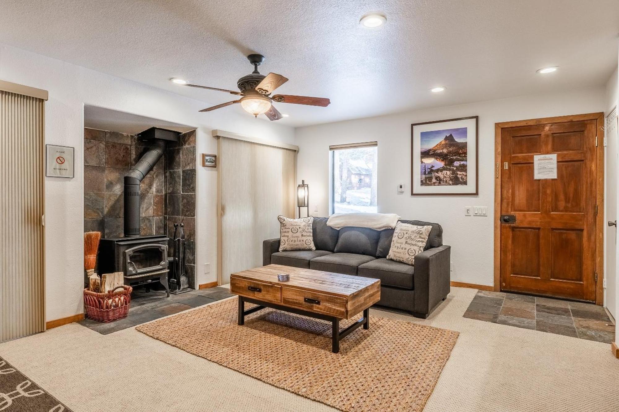 Hidden Valley Village #103 Nicely Updated 1 Bedroom 1 Bathroom Condo Short 10 Min Walk From Village Mammoth Lakes Oda fotoğraf